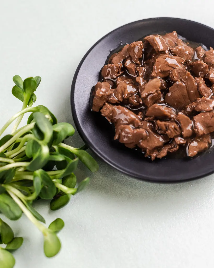 Вологий корм Savory Adult Cat Pouch with Lamb & Beetroot in Gravy для дорослих котів ягня з буряком у соусі,85 г
