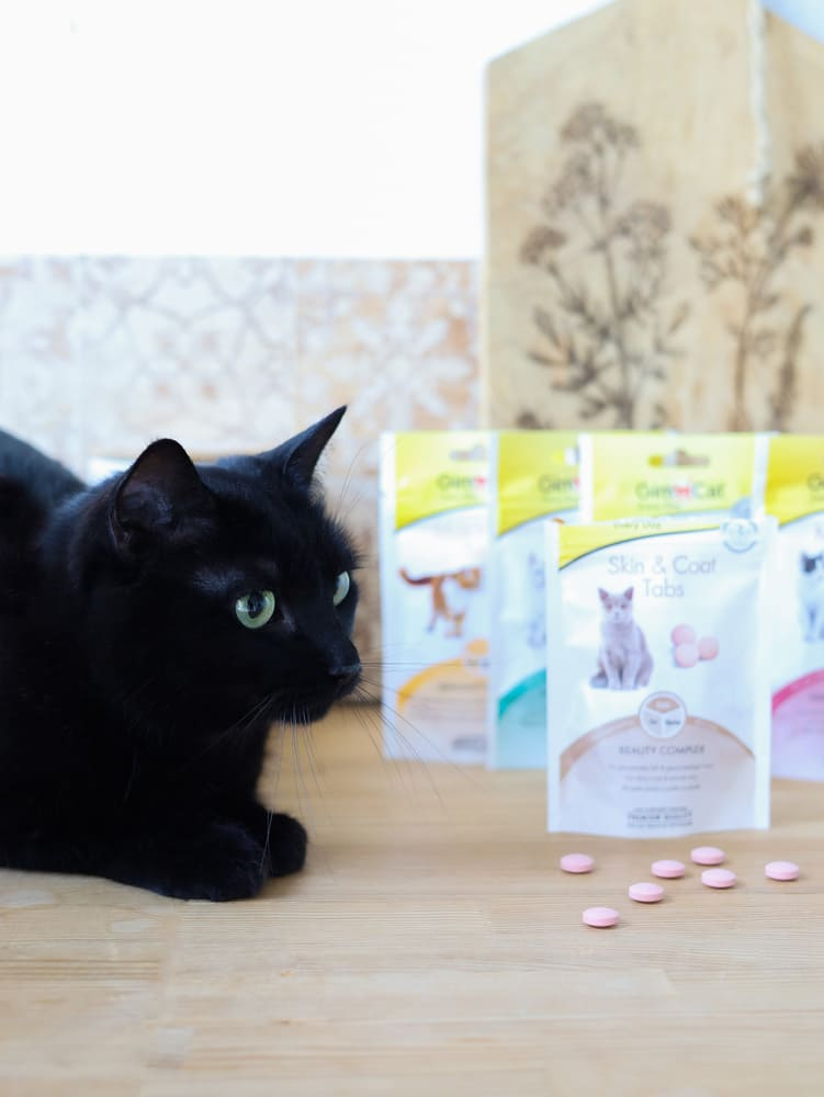 Ласощі для котів GimCat Skin and Coat Tabs таблетки вітамінні для здорової шкіри і красивої шерсті 40г