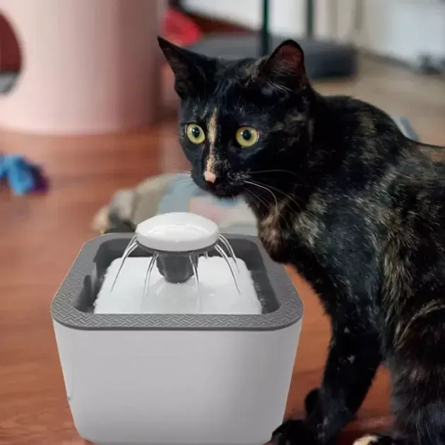 Pet Water FOUNTAIN Автоматична поїлка-фонтан для котів і невеликих собак