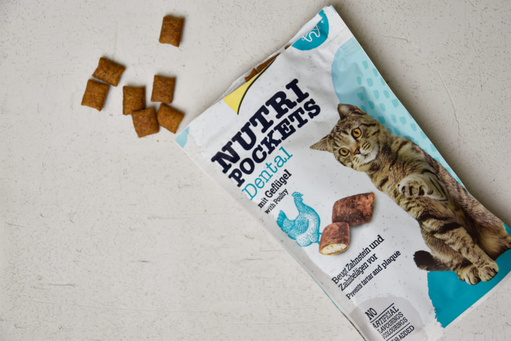 Ласощі для котів GimCat Nutri Pockets Dental Подушечки для здоров'я зубів,60г
